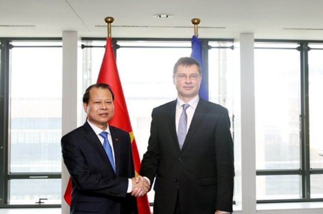 Вице-премьер СРВ встретился с заместителем председателя Еврокомиссии  - ảnh 1